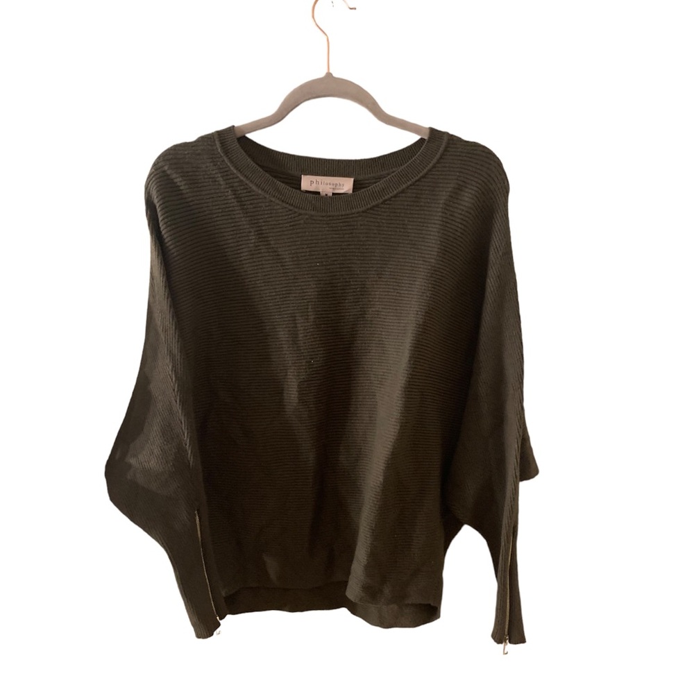 Green crew neck sweater